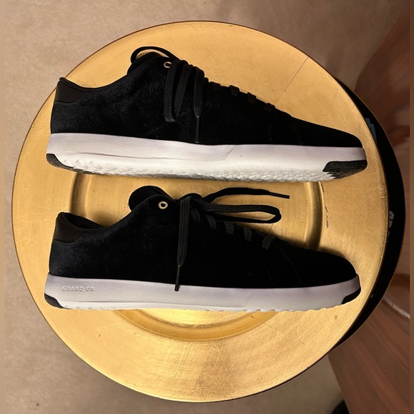 🖤🤍Black Velvet Cole Haan Ladies Tennis Shoes BNIB 🤍🖤 - Picture 4 of 12